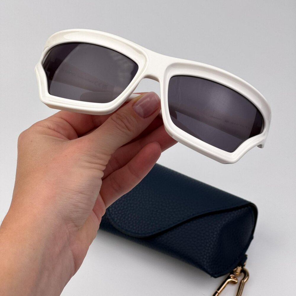Loewe LW40143U Sunglasses – White Wraparound Shield Frame Grey | Model LW40143U